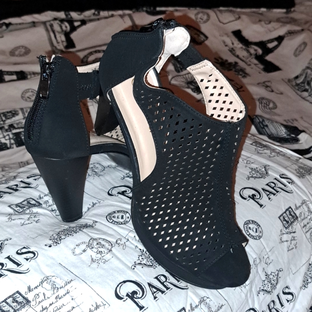 For ever 21 black net heels